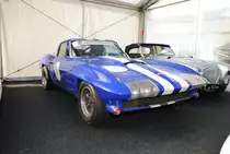 Chevrolet Corvette C2 1965, Ausstellung von Stanislas Machoïr – Classic & Sports Cars at Spa-Francorchamps. 6.Mai 2017 vor den Tribühnen 