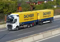 Volvo FH 460 ''Dachser'' auf der A100 in Berlin im Oktober 2016.