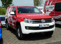 =VW Amarok vom  fire & rescue  steht auf dem Parkplatz der RettMobil 2017 in Fulda, Mai 2017