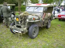 Willys MB 0,25to Truck 4x4. 1941 - 1945. Der Urahn aller Geländewagen. Hier in einer sehr authentischen Aufmachung abgelichtet. Der 4-Zylinderreihenmotor leistet 60 PS aus 2199 cm³ Hubraum. Oldtimertreffen Hörstel-Riesenbeck am 01.05.2017.