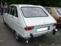 Heckansicht eines frühen Renault R16, wie er von 1965 - 1970 gebaut wurde. Oldtimertreffen
Prinz-Friedrich in Essen am 28.05.2017.