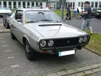Renault R17. 1971 - 1979. Im Grunde handelt es sich beim R17 um ein Coupe auf Basis des Renault R12. Hier wurde ein R17TL abgelichtet, der von 1971 - 1976 vom Band lief. Der
4-Zylinderreihenmotor hat einen Hubraum von 1565 cm³ und leistet 90 PS. Oldtimertreffen
Prinz-Friedrich in Essen am 28.05.2017.