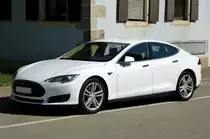 Tesla Model S 85D, Oberklasse Kombilimousine mit elektrischem Antrieb der US-amerikanischen Firma Tesla, Reichweite 530Km, 428PS, Vmax.250Km/h, Mai 2017