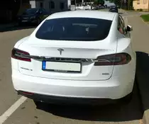Tesla Model S 85D, Heckansicht, Mai 2017