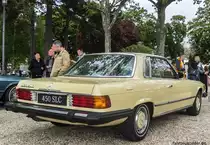 Rückansicht des Mercedes-Benz 450 SLC (C107), fotografiert auf der IV. Balatonfüred Concours d'Elegance, Mai 2017.
