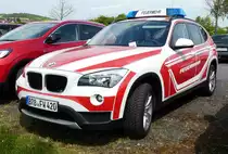 =BMW X1 der Feuerwehr Brandenburg/Havel steht auf dem Parkplatz der RettMobil 2017 in Fulda, Mai 2017