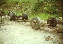 Diese beiden Achsen waren der Rest der Heuschrecke(ehem.H6Bus)welche noch �brig waren.Der Rest war schon im Schrottcontainer gelandet, ebenso wie sp�ter diese Teile.