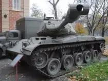 Ein leichter Kampfpanzer vom Typ Caddilac M41 Walker Bulldog im Heeresgeschichtlichen Museum Wien (November 2010)