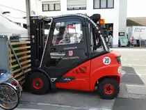 Linde Gabelstappler der Feuerwehr Maintal am 04.06.17 beim Tag der Offenen Tür in Dörnigheim