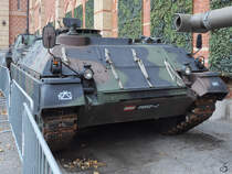 Ein Führungs- & Beobachtungspanzer Thyssen-Henschel Jaguar 2 im Heeresgeschichtlichen Museum Wien (November 2010)