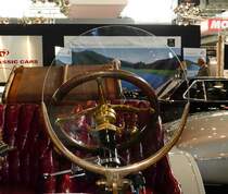 = Windschutzscheibe  des unbekannten Cabrios, ausgestellt bei den Retro Classics Stuttgart im März 2017