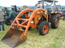 Fiat 550DT. 1968 - 1978. Hier wurde ein frühes Modell aus dem Jahr 1969 abgelichtet. Der
4-Zylinderdieselmotor hat einen Hubraum von 3097 cm³ und leistet 55 PS. Treckertreffen Wechte am 01.05.2017.