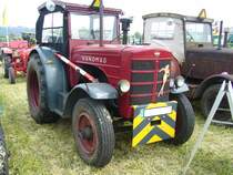 Hanomag R45. 1951 - 1957. Von diesem Modell verkaufte Hanomag 8933 Exemplare. Der wassergekühlte 4-Zylinderdieselmotor hat einen Hubraum von 5702 cm³ und leistet 45 PS. Treckertreffen Wechte am 01.05.2017.