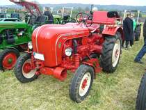 Porsche Diesel Super 308N. 1957 - 1961. Die Baureihe Super ist einem luftgekühlten 
3-Zylinderdieselmotor ausgestattet, der aus 2467 cm³ Hubraum 38 PS leistet. Treckertreffen Wechte am 01.05.2017.