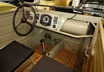 =Arbeitsplatz im VW Typ 82, gesehen bei den Retro Classics Stuttgart im März 2017