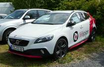=Volvo V 40 von  fireplan  steht auf dem Parkplatz der RettMobil 2017 in Fulda, Mai 2017