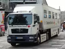 MAN mit Sonderaufbau für Blutspende in Berlin am 10.06.2016