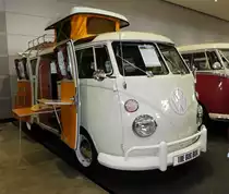 =VW T1 in Campingausführung, gesehen bei den Retro Classics Stuttgart im März 2017