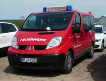 =Renault Trafic der Feuerwehr Stadt Amöneburg, gesehen auf dem Parkplatz der RettMobil 2017 in Fulda, Mai 2017