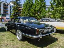 Jaguar XJ6 (Rückansicht), fotografiert auf der XII. Lotus Retro Mobil Concours d´Elegance im Urpark des Lotus Hotels, Juni, 2017