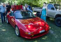 Toyota MR2 (W2, 1989–1999, die zweite Generation) mit  T-Roof , fotografiert auf der XII. Lotus Retro Mobil Concours d´Elegance im Urpark des Lotus Hotels, Juni, 2017.