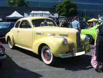 LaSalle Series 52 Special-Coupe von 1940. 1940 war gleichzeitig auch das letzte Produktionsjahr der Marke LaSalle, bevor diese in der Cadillac-Division von General Motors aufging. Der V8-motor hat einen Hubraum von 5248 cm³ und leistet 125 PS. Es wurden ca. 3000 Einheiten dieses Coupes gefertigt. Der Grundpreis lag bei US$ 1380,00. Primers 4th run in Krefeld am 25.05.2017.