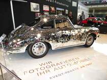 =Porsche 911 in Spiegeloptik, gesehen bei der Retro Classic Stuttgart im März 2017