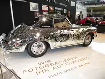 =Porsche 911 in Spiegeloptik, gesehen bei der Retro Classic Stuttgart im März 2017
