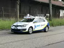 Renault Begleitfahrzeug vom Orica / Scott Team am 12.6.17 in Bern.