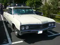 Buick Wildcat fourdoor Sedan des Modelljahres 1964. Dieser im Farbton artic white lackierte Buick hat einen V8-motor mit einem Hubraum von 6571 cm³ und leistet 325 PS. Primers 4th run am 25.05.2017 in Krefeld. 