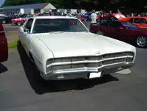 Ford LTD Coupe des Modelljahres 1969. Im MOdelljahr 1969 waren die LTD.Modelle die luxuriöseste Ausstattungsvariante bei Ford. Dieses in wimbledon white lackierte Coupe konnte mit etlichen V8-motoren von 4.9l Hubraum bis zu 7.0l Hubraum geordert werden. Primers 4th run am 25.05.2017 in Krefeld.