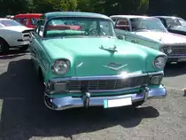 Chevrolet Series 2400C Bel Air Sedan des Modelljahres 1956. Von dieser Ausstattungs- und Karosserieversion verkaufte Chevrolet in diesem Modelljahr 269798 Fahrzeuge. Der Grundpreis dieses Modelles betrug US$ 2068,00. Motorisiert ist dieses, im Farbton pinecrest green lackierte Auto, mit einem V8-motor der aus 4342 cm³ Hubraum 162 PS leistet. Primers 4th run am 25.05.2017 in Krefeld.