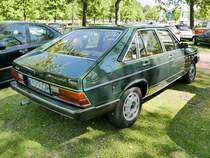 Vor allem mit seinem schönen Rücken konnte der Audi 100 Avant mich entzücken; am 8.5.16 stand er in Krefeld an der Rennbahn.