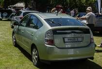 Rückansicht: Toyota Prius II, gesehen auf der XII. Lotus Retro Mobil Concours d´Elegance im Urpark des Lotus Hotels, Juni, 2017. Toyota feiert 20 Jahre Hybrid, da die erste Generation im Jahre 1997 auf den Markt gekommen ist.