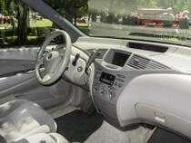 Interieur des Toyota Prius I, gesehen auf der XII. Lotus Retro Mobil Concours d´Elegance im Urpark des Lotus Hotels, Juni, 2017. Toyota feiert 20 Jahre Hybrid, da die erste Generation im Jahre 1997 auf den Markt gekommen ist.