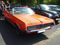 Mercury Cougar Convertible des Modelljahres 1969. Der Cougar wurde 1966 vorgestellt. Im Jahr 1969 erfolgte ein erstes  Facelift  und ein Convertible genanntes Cabriolet vervollständigte das Programm. Der Cougar war mit drei verschiedenen V8-motoren lieferbar. Primers 4th run am 25.05.2017 in Krefeld.