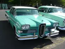 Edsel Pacer Series B fourdoor Sedan des Modelljahres 1958. Das Jahr 1958 war das zweite Modelljahre der neuen Ford-Division Edsel. Die Modellreihen hießen Series A Ranger, Series B Pacer Series B und Series B Citation. Dieser im Farbton ice green lackierte Edsel hat einen 
V8-motor, der aus einem Hubraum von 6416 cm³ 345 PS leistet. Primers 4th run am 25.05.2017 in Krefeld.