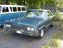 Dodge Monaco Coupe des Modelljahres 1966 im Farbton marlinblue. Das Monaco Coupe war in diesem Modelljahr mit drei verschiedenen V8-motoren lieferbar: 6280 cm³ mit 270 PS oder 325 PS und 7206 cm³ mit 365 PS. Primers 4th run am 25.05.2017 in Krefeld.