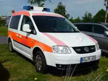 =VW Caddy vom BRK KV BAD KISSINGEN steht auf dem Parkplatz der RettMobil 2017 in Fulda, Mai 2017