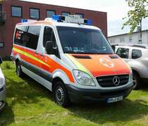 =MB Sprinter vom DRK KV Weserbergland steht auf dem Parkplatz der RettMobil 2017 in Fulda, Mai 2017