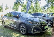 Toyota Prius Plug-in II (auf dem Basis des Prius IV), äußerlich sind die Front- und Rückleuchten abweichend von der  klassischen  Hybrid-variante. Das Auto wurde auf der XII. Lotus Retro Mobil Concours d´Elegance im Urpark des Lotus Hotels ausgestellt , Juni, 2017.