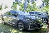 Toyota Prius Plug-in II (auf dem Basis des Prius IV), äußerlich sind die Front- und Rückleuchten abweichend von der  klassischen  Hybrid-variante. Das Auto wurde auf der XII. Lotus Retro Mobil Concours d´Elegance im Urpark des Lotus Hotels ausgestellt , Juni, 2017.