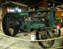 Baker 25-50, Us-amerikanischer Ackerschlepper, 4-Zyl.Motor mit 10122ccm und 50PS, Baujahr 1928, Traktormuseum Bodensee, Aug.2013