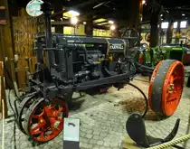 IHC-Regular, US-amerikanischer Ackerschlepper, 4-Zyl.Motor mit 3619ccm und 20PS, Baujahr 1928, 134.441 mal gebaut, Traktormuseum Bodensee, Aug.2013