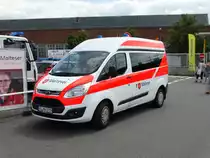 Ford Transit der Malteser am 16.06.17 auf dem Hessentag in Rüsselsheim