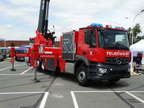 Rosenbauer/Metz Mercedes Benz Antos Teleskopgelenkmast am 16.06.17 auf dem Hessentag in Rüsselsheim