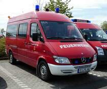=MB Sprinter der Feuerwehr vom Markt Tittling steht auf dem Parkplatz der RettMobil 2017 in Fulda, Mai 2017