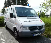 =MB Sprinter vom DRK KV Friedberg steht auf dem Parkplatz der RettMobil 2017 in Fulda, Mai 2017
