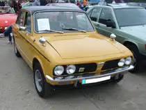 Triumph Dolomite. 1972 - 1980. Der abgelichtete Dolomite ist ein Standard Dolomite, der mit etlichen Zubehörteilen auf die Optik des Dolomite Sprint, dem sportlichsten Modell dieser Baureihe, umgerüstet wurde. Der 4-Zylinderreihenmotor hat einen Hubraum von 1.3l und leistet 59 PS. 9. Oldtimer- und Youngtimertreffen am 18.06.2017 an der  Alten Dreherei  in Mülheim an der Ruhr.