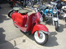Puch Motorroller 125 RLA. 1955 - 1957. Von diesem Modell konnten die Grazer Puch-Werke 11715 Stück absetzen. Der 1-Zylinderzweitaktmotor hat einen Hubraum von 121 cm³ und leistet 5 PS. Diese Motorleistung verhilft dem Roller zu einer Höchstgeschwindigkeit von 75 km/h. 
9. Oldtimer- und Youngtimertreffen am 18.06.2017 an der  Alten Dreherei  in Mülheim an der Ruhr.